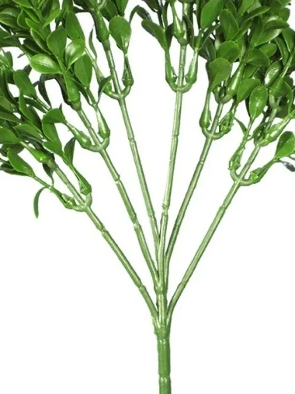 Boxwood Spray 18.5 in. Green